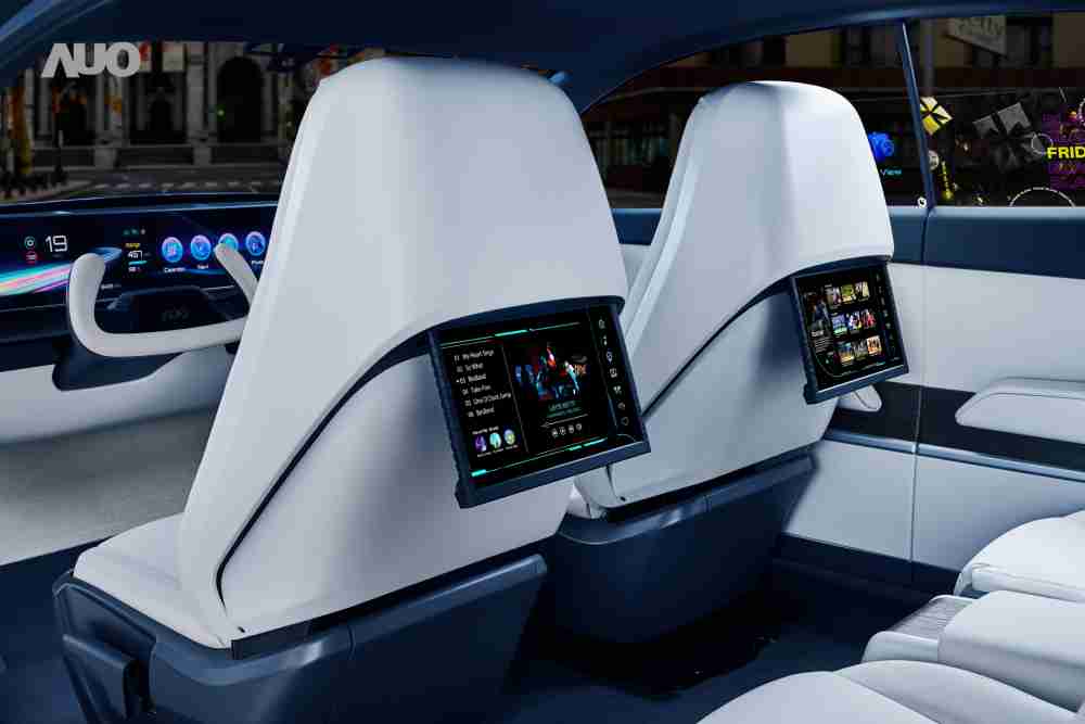 彩霸王将于CES 展示全新Smart Cockpit 2024，，可紧密串连使用者多元需求，，，，并革新座舱内部的应用和设计，，带来身历其境且引人入胜的视觉飨宴，，满足驾乘人员的全方位体验